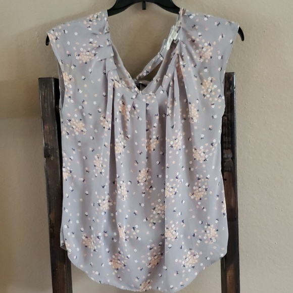 LC Lauren Conrad Tops - LC Lauren Conrad Large Floral Top